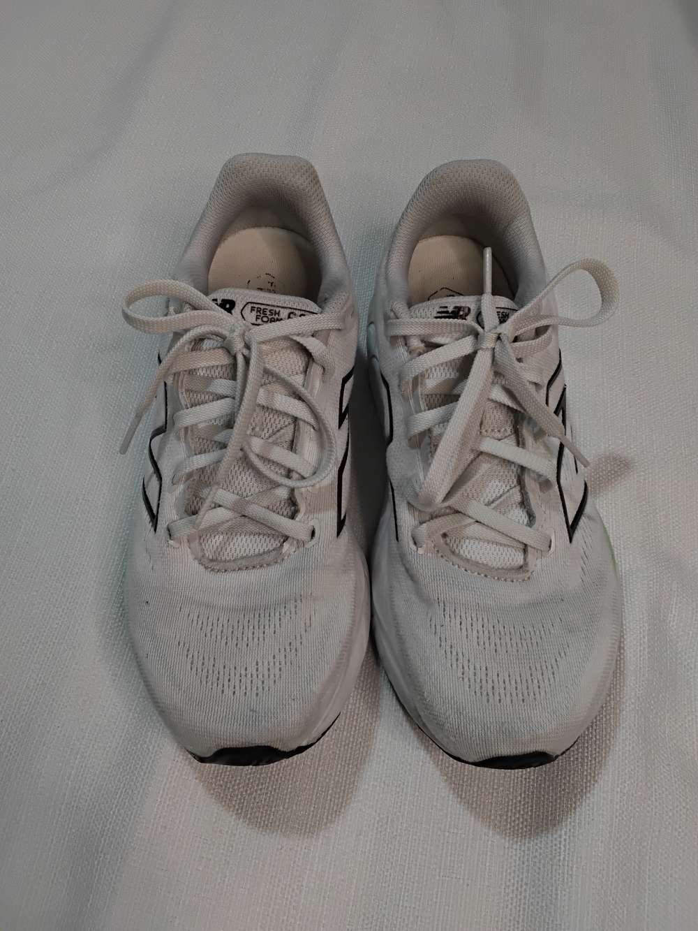 New Balance Fresh Foam 680v8 White Running Shoes - Men's Sz 8.